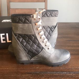 Sorel Gray and Black Wedge Boots